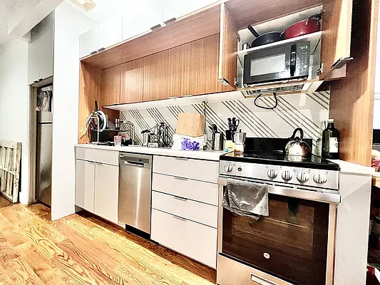 Rented by Doorway NYC, LLC | media 36