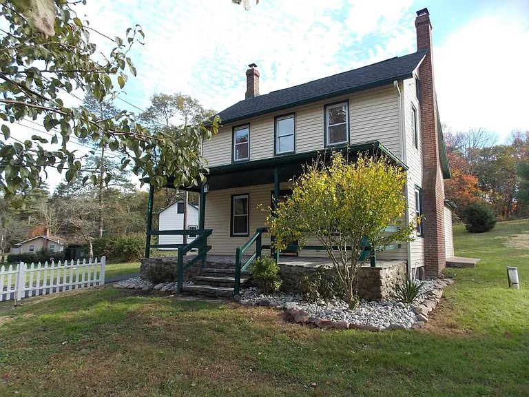 270 Wellington Rd — Photo 7