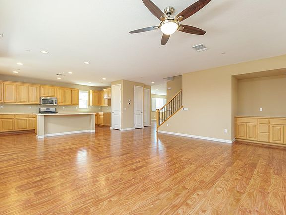 4th image of 267 Aster Street
