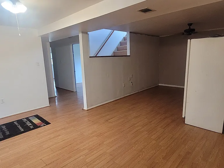 4419 Kentmore Dr — Photo 41