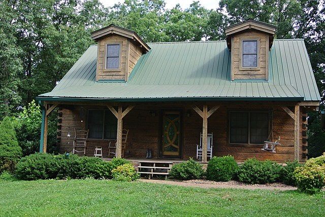 1st image of 300 Lake Forest Dr