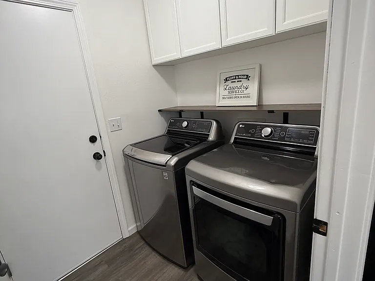 2315 Golden Ave — Photo 10