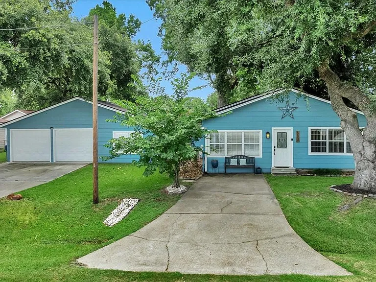 683 Water View Dr — Photo 10