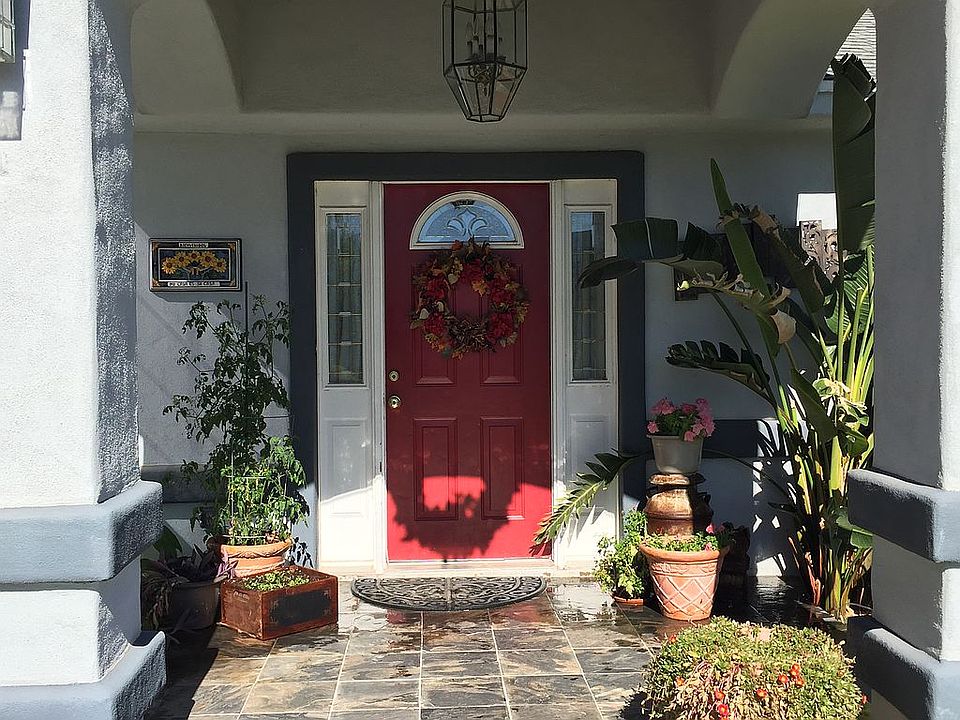 2nd image of 822 E Myrtle Ave