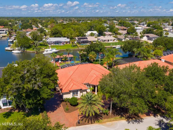 8 OLD OAK Drive N, Palm Coast, FL 32137