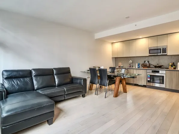 151 Bay Street image 5 of 30