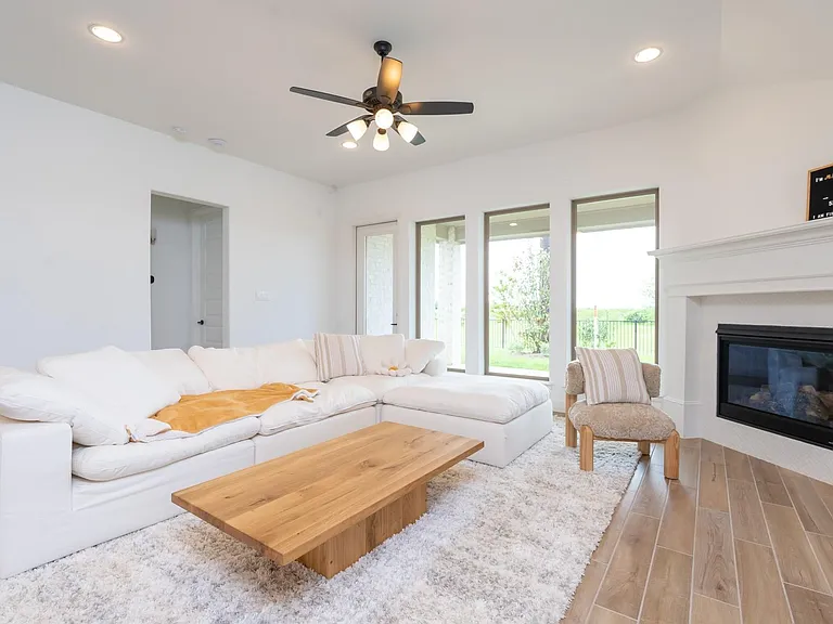 4226 Maple Glen Dr — Photo 8