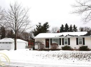 40320 Gilbert St, Plymouth, MI 48170