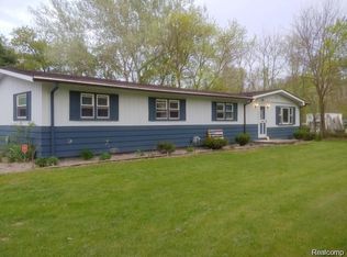 21275 Karr Rd, Belleville, MI 48111