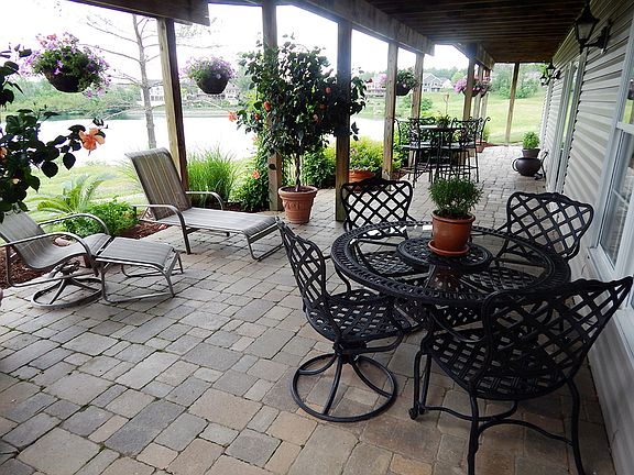 3rd image of 6088 Meadow Lake Dr