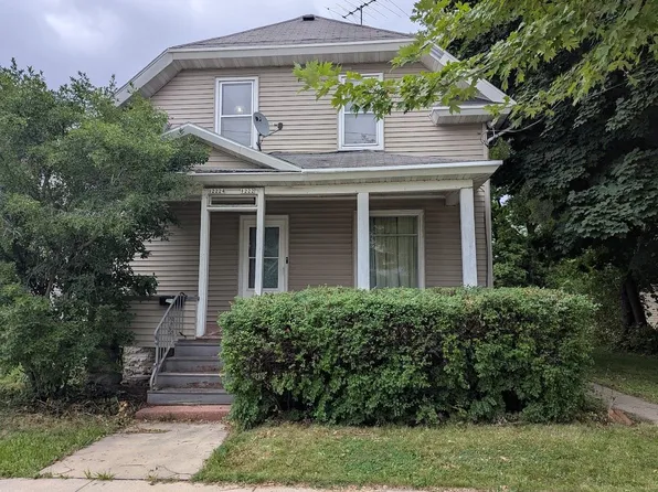 1222 N Main St, Oshkosh, WI 54901