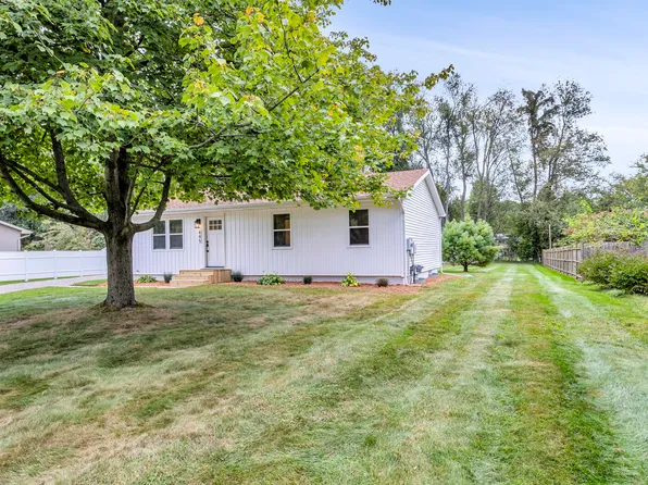 445 Maitland Dr, Horton, MI 49246