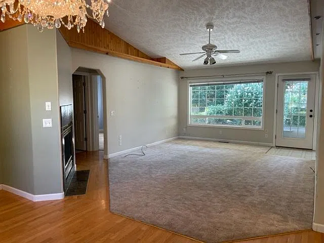 1 Bryan Ln — Photo 4
