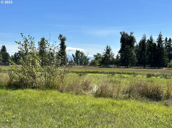 8983 W Stayton Rd SE, Aumsville, OR 97325