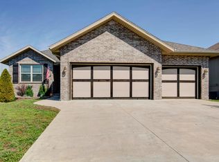 2013 N Bradbury Ln, Ozark, MO 65721