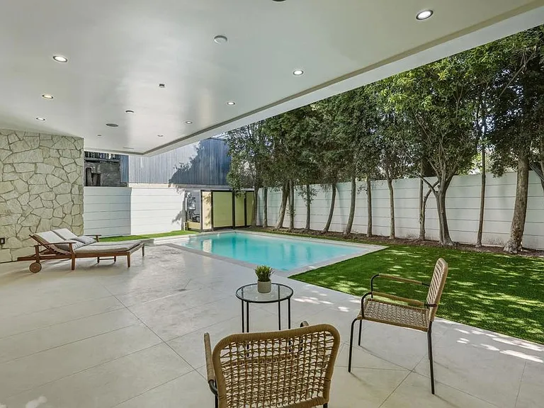 824 N Curson Ave — Photo 47