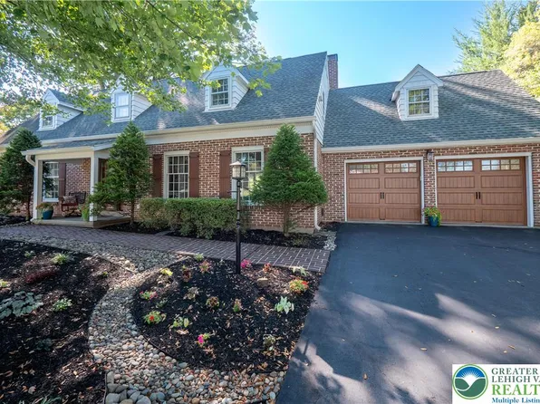 766 Barrymore Ln, Bethlehem, PA 18017