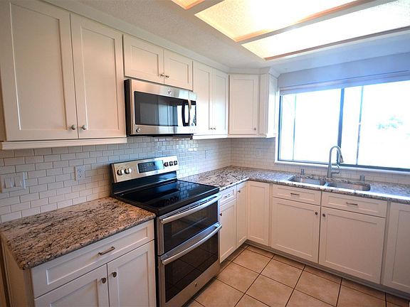 4th image of 241 Silverwood Ct