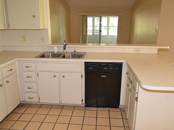 5th image of 3571 Carrington Dr