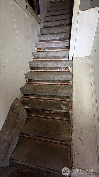 5th image of 1703 Oakes