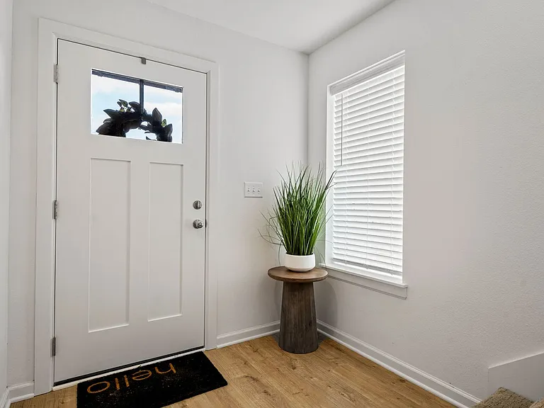 Now offering One & Half Month Free Rent *Advertised Rate is Reflective of Special Offer!* — Photo 46
