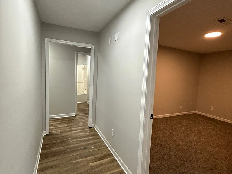 319 Anderson Ave — Photo 7