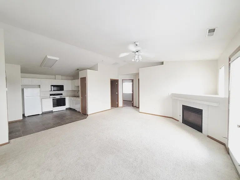 1230 Murray St NE #10 — Photo 1