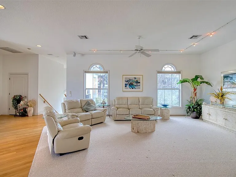131 Sands Point Dr — Photo 6