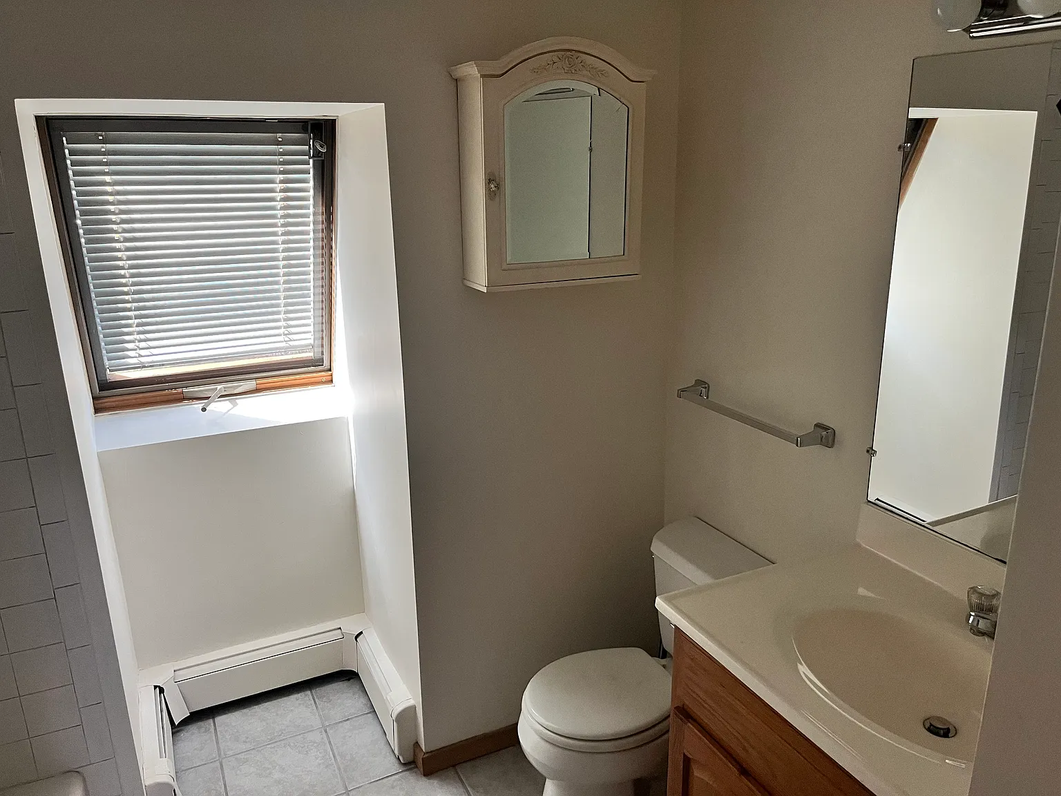 1 bed, 850 sqft, $2,000 — Photo 2