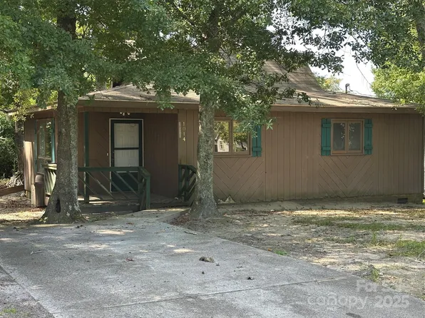 1014 Rockingham Rd, Rockingham, NC 28379