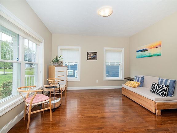 4th image of 51 Tamarack Rd