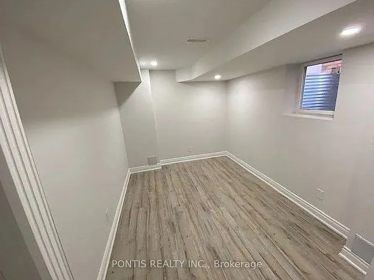 188 Holmes Cres #BASEMENT — Photo 5