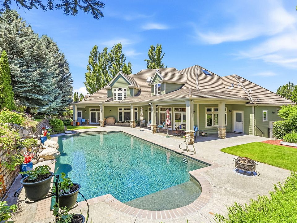 1st image of 631 Seventh Fairway Dr