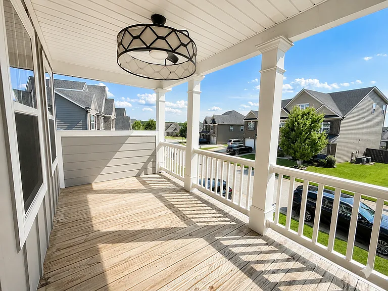 404 Cattail Hollow Way — Photo 2