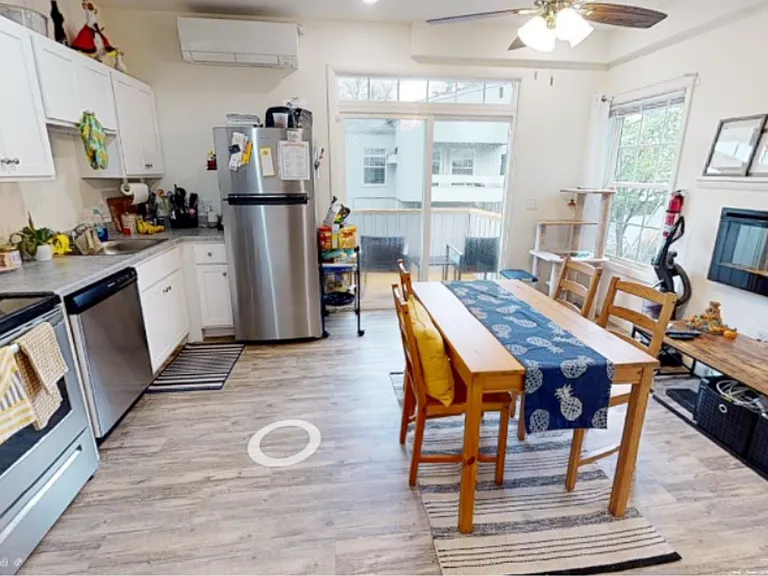 University Park Apartments near Cornell University — Photo 579