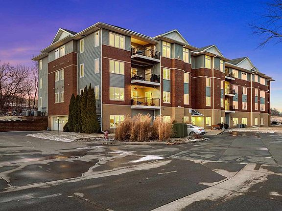 2nd image of 1092 Walnut Ave Unit 117