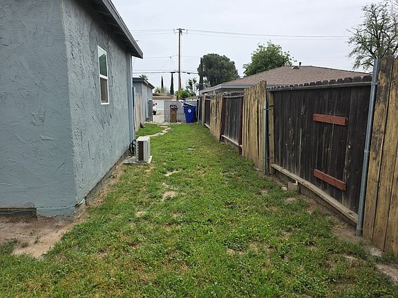 5th image of 32650 Avenue D