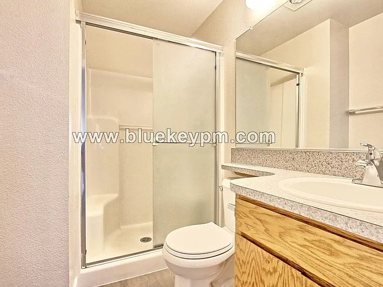 14005 NE 70th St — Photo 12