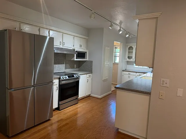 2406 W 10th Ave — Photo 7