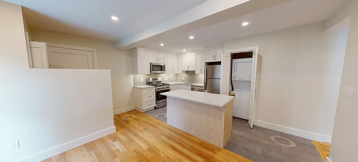 Building Photo - 429 Franklin St #2