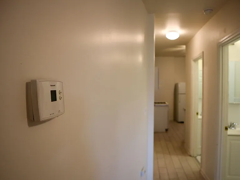 905 S Claremont Ave — Photo 12