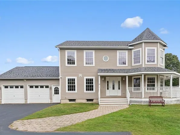 39 Moonlight Dr, Westerly, RI 02891