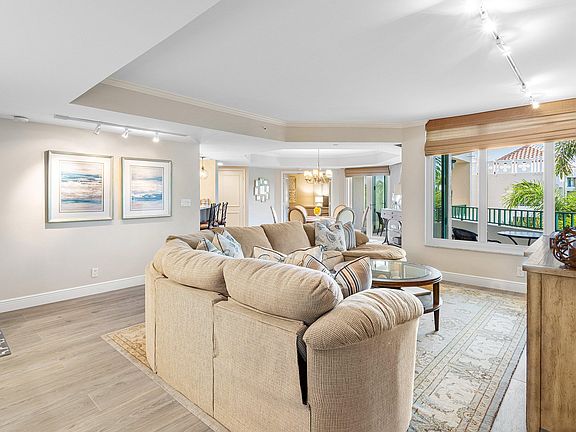 3rd image of 100 SE 5th Ave APT 414