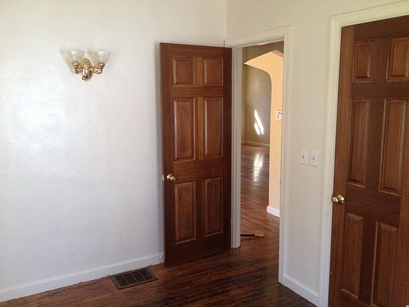 5th image of 318 E Siebenthaler Ave