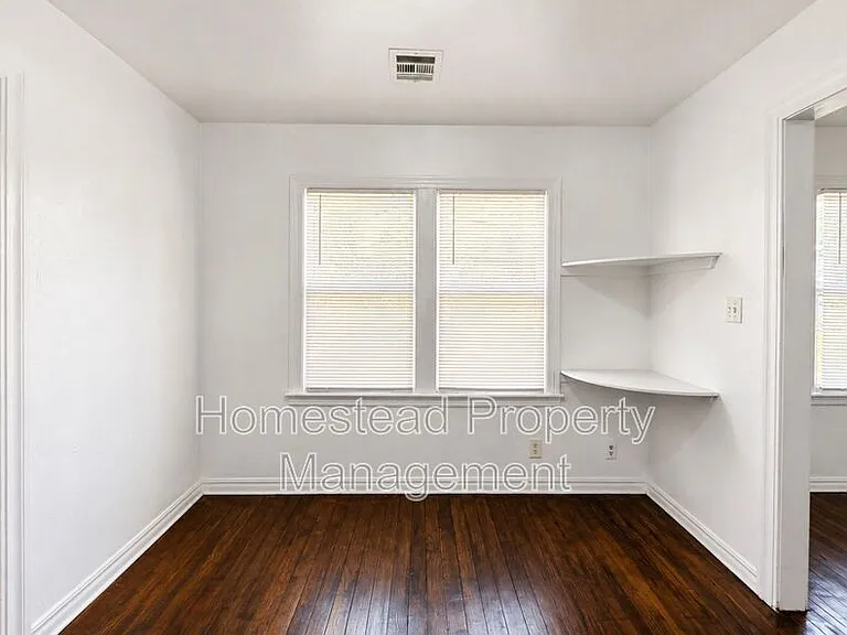 1709 N Page Ave — Photo 4