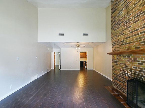 4th image of 124 Hollyhill Ln