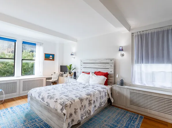 865 United Nations Plaza image 7 of 9