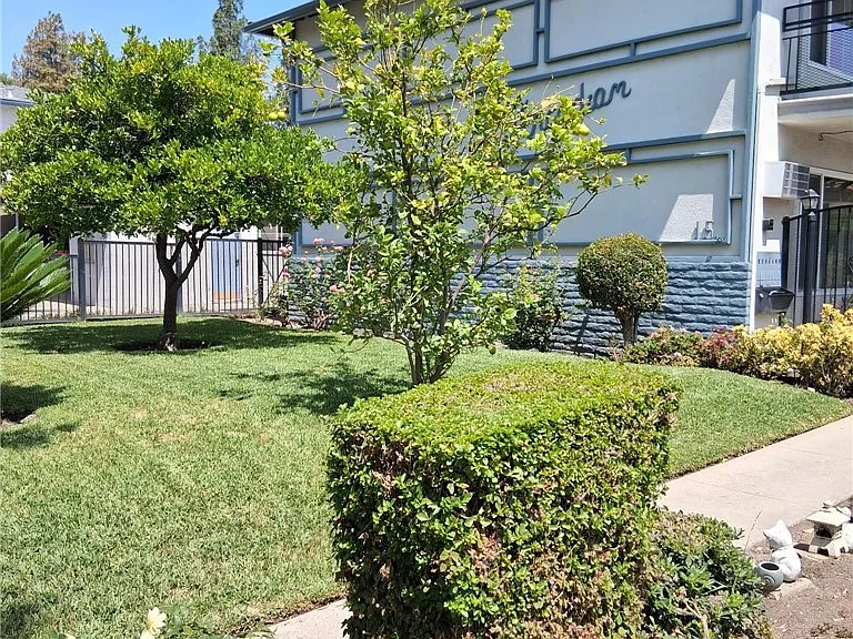 15 Fano St #D — Photo 3