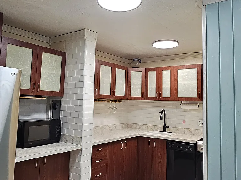 140 Carlton Est #276-278 — Photo 8