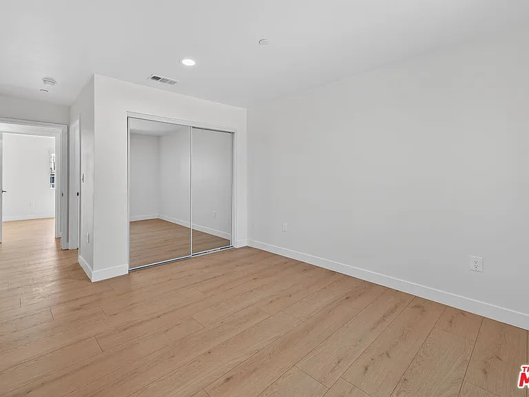 3436 Hunter St — Photo 45